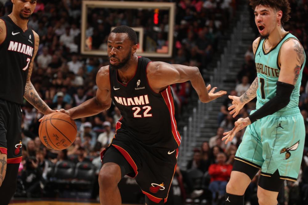 员们之间真 员们之间真