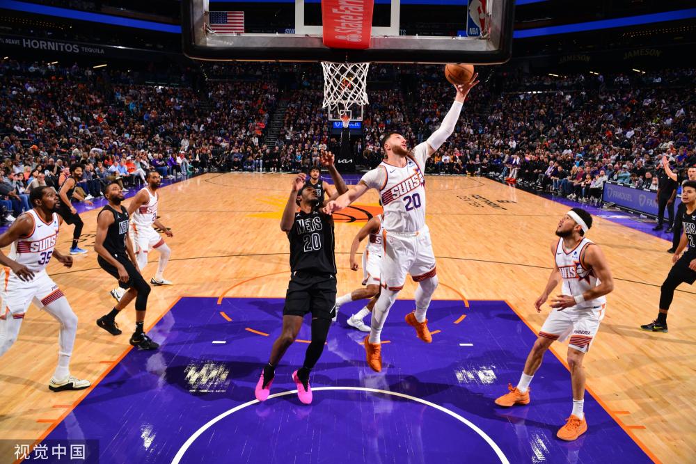 场上展现了 场上展现了